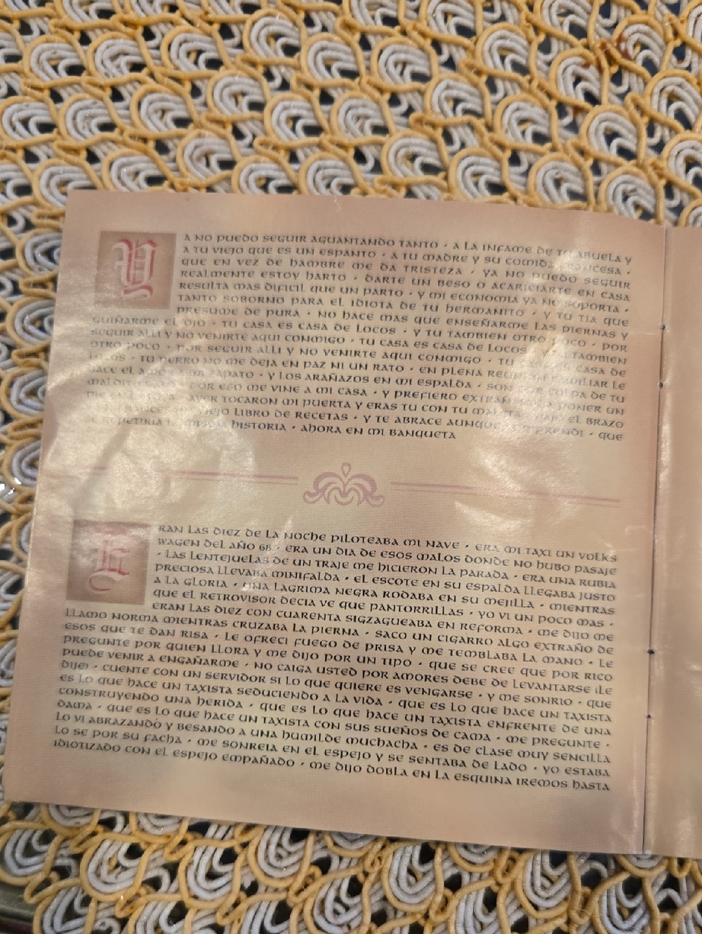Sony White CD with Red & Blue Text - Ricardo Arjona 'Historias' - Picture 5 of 12